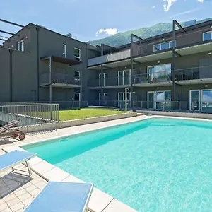Modern Lake View With Pool Apartament